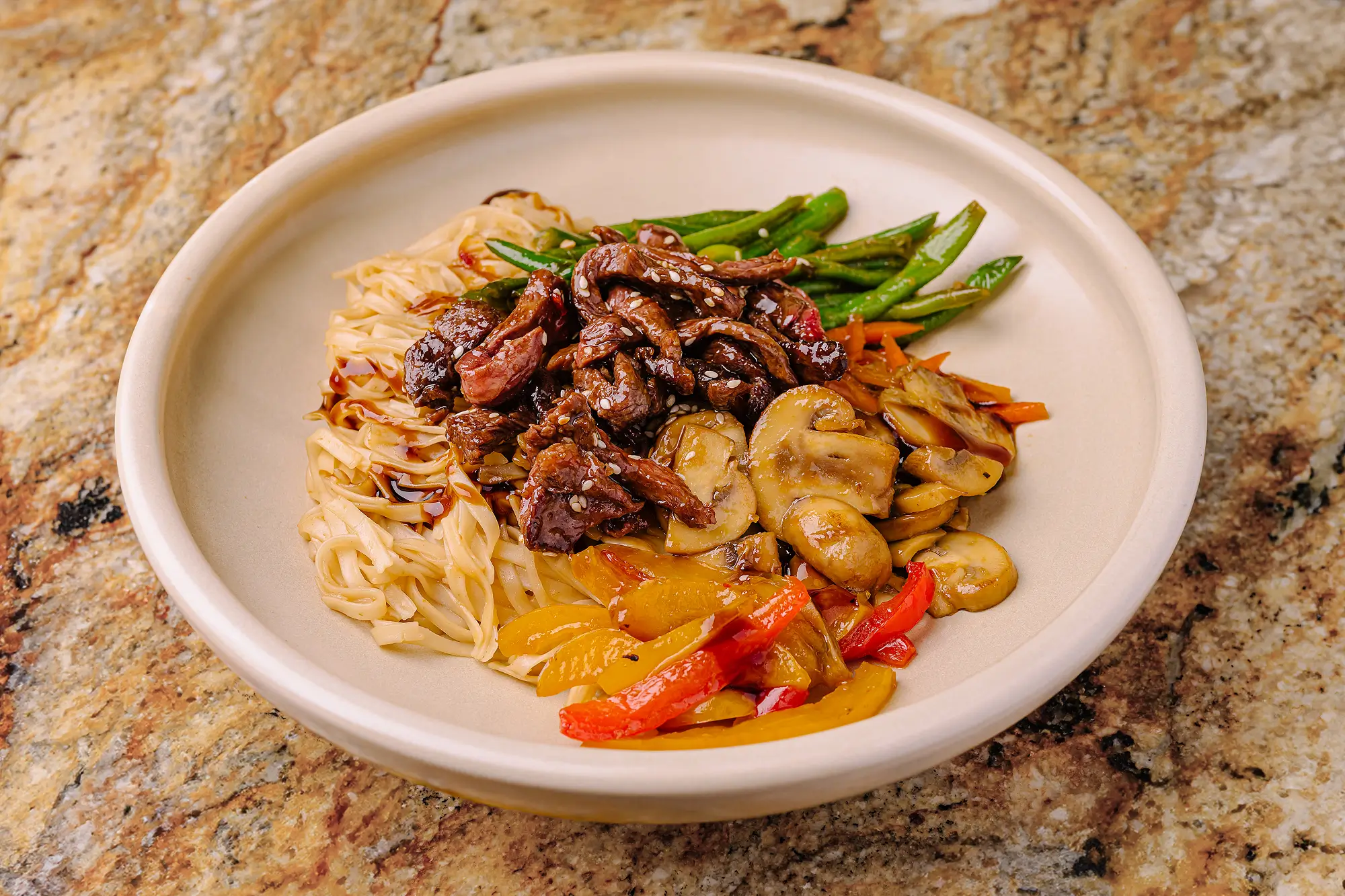 valsushi.md Udon cu carne de vită